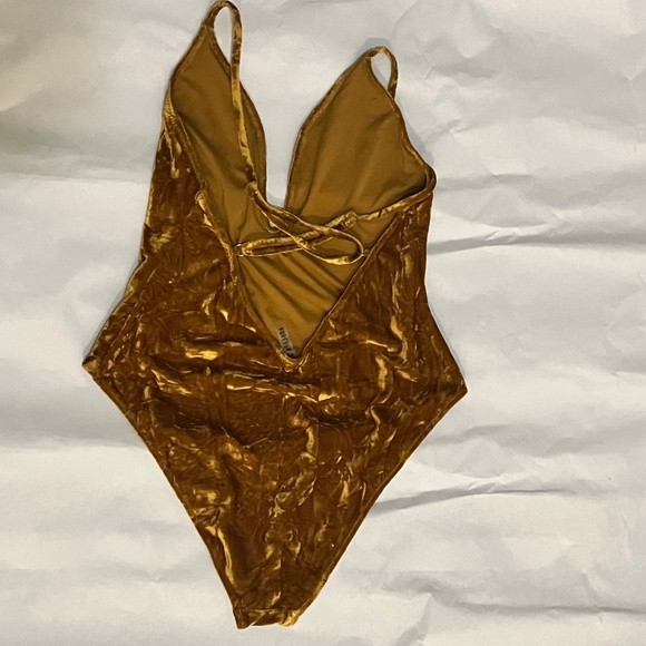 Gold crush velvet bodysuit - Picture 6 of 6